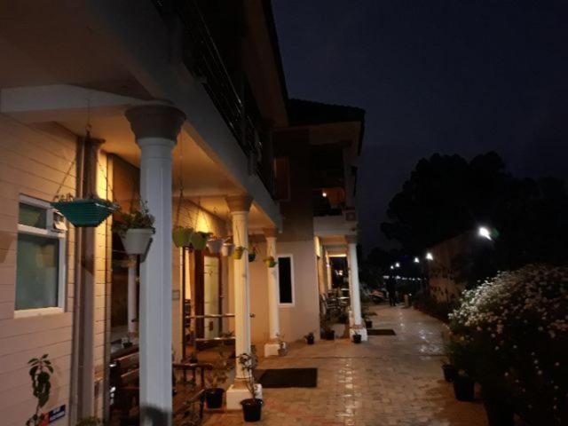 Paradise Perfect - Non Smoking Non Alcoholic No Unmarried Couples Ooty Exterior foto