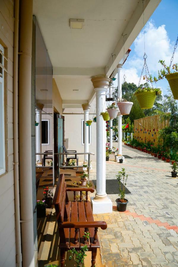Paradise Perfect - Non Smoking Non Alcoholic No Unmarried Couples Ooty Exterior foto